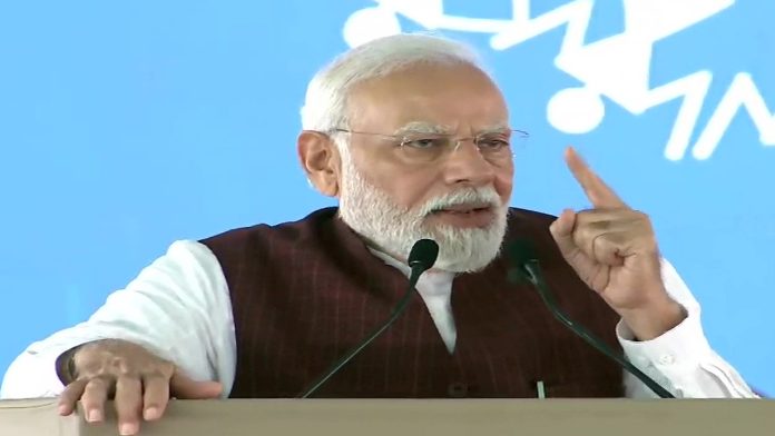 मध्य प्रदेश के बीना में प्रधानमंत्री नरेंद्र मोदी