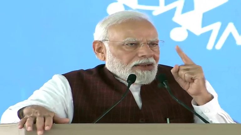 ‘सनातन को खत्म करना चाहता है INDI गठबंधन, उन्हें रोकना होगा’: मध्य प्रदेश को PM मोदी ने दी ₹50000 करोड़ की सौगात, बोले- कॉन्ग्रेस ने बुंदेलखंड को पानी के लिए तरसाया​