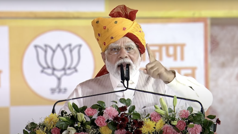 ‘ये कहते हैं सनातन को जड़ से मिटा देंगे, ये तुष्टिकरण की पराकाष्ठा’: राजस्थान में गरजे PM मोदी, बोले – जहाँ सरेआम गला काटने की घटनाएँ हों, वहाँ कौन करेगा निवेश?