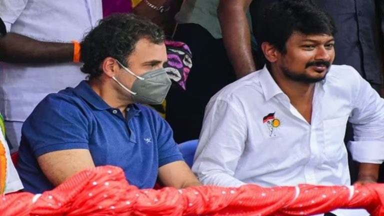 ‘जातिवादी हिंदुत्व का दूसरा नाम नफरती सनातन’: अब कॉन्ग्रेस ने किया विष-वमन, हिंदुओं को मच्छर की तरह मारने वाले बयान पर CM स्टालिन के बेटे पर FIR