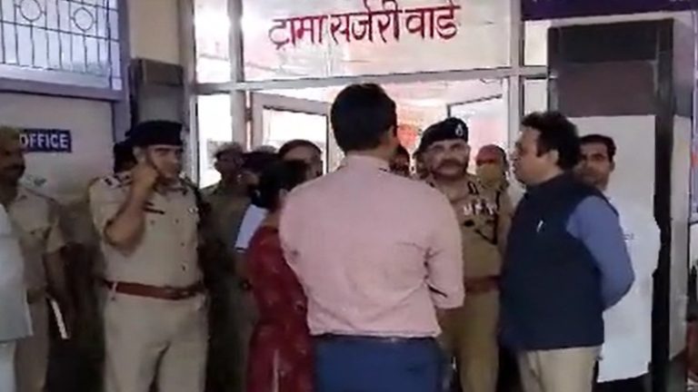 सुल्तानपुर में तैनाती, अयोध्या में ट्रेन की सीट के नीचे बेसुध मिली… महिला हेड कॉन्स्टेबल के लिए रात को हाईकोर्ट की सुनवाई, पुलिस ने रेप की खबरों को नकारा, जानिए क्या है मामला