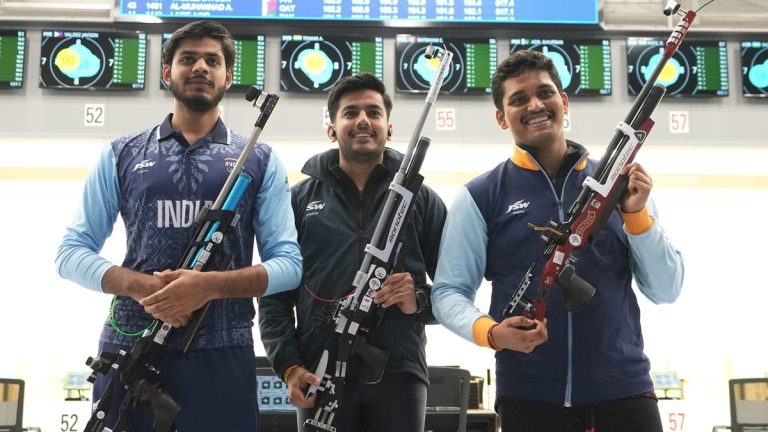Asian Games में गोल्ड मेडल, वर्ल्ड रिकॉर्ड भी: भारतीय शूटर्स ने रचा इतिहास, पुरुष टीम ने 10 मीटर एयर राइफल में जीता गोल्ड, रोइंग में मिला ब्रॉन्ज