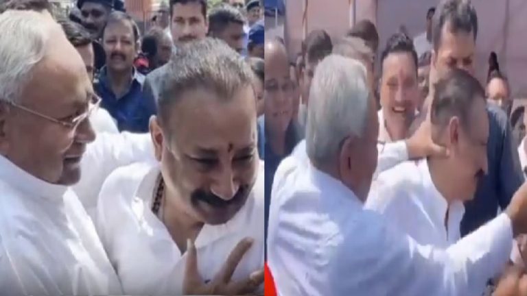 बिहार के दलित मंत्री ने माथे पर लगाया था तिलक, CM नीतीश कुमार ने गर्दन पकड़कर आगे ठेला… देखिए Video, जानिए क्या है मामला