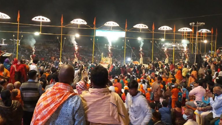 सनातन है तो भारत है, उसकी छाया में ही सब सुरक्षित हैं… जहाँ कम हुआ सनातन का प्रभाव वहाँ बँध गया सेकुलरिज्म का बोरिया-बिस्तर