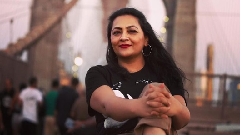 ‘पाकिस्तान आ जाओ, भारत को तुम्हारी ज़रूरत नहीं’: इस बार Pak के क्रिकेटर ने ही कर दिया आरफा खानम शेरवानी का ‘इलाज’, कह रही थी – भारतीय होकर शर्मिंदा हूँ
