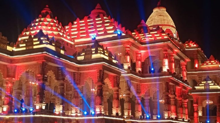 ‘मुस्लिमों को कैसा लगेगा’: राम मंदिर जैसा दुर्गा पूजा पंडाल देख दशानन की तरह जला ‘द वायर’, वामपंथी प्रलाप के बाद आर्थिक बहिष्कार की माँग