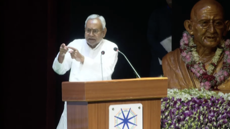 ‘दोस्तिया कहियो खतम होगा, जब तक जीवित रहेंगे आपलोगों से संबंधे रहेगा’: BJP से ‘इश्किया का इशारा’ कर नीतीश कुमार ने खूब बटोरी ताली