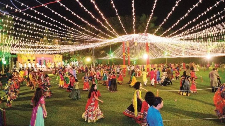 कोई भी मुस्लिम ना घुस सके: गरबा में शामिल होने वाले युवकों को लगाना होगा तिलक और गोमूत्र, आयोजकों-VHP-बजरंग दल का ऐलान