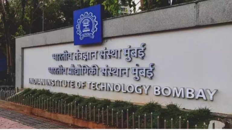 शाकाहारी छात्रों की मेज, उस पर बैठकर मांस खाने की जिद को लेकर IIT मुंबई में धरना: संस्थान ने लगाया ₹10000 का जुर्माना