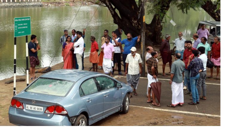 GPS देखकर चला रहे थे कार, सड़क की जगह उफान मार रही नदी में समा गए: केरल में जन्मदिन की शॉपिंग से लौट रहे दो डॉक्टर की मौत