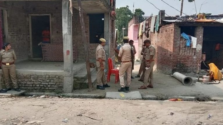 नवरात्रि की कलश यात्रा पर कट्टरपंथी भीड़ का हमला, 5 साल का बच्चा भी घायल: मस्जिद के पास पहुँचते ही चलने लगे ईंट-पत्थर