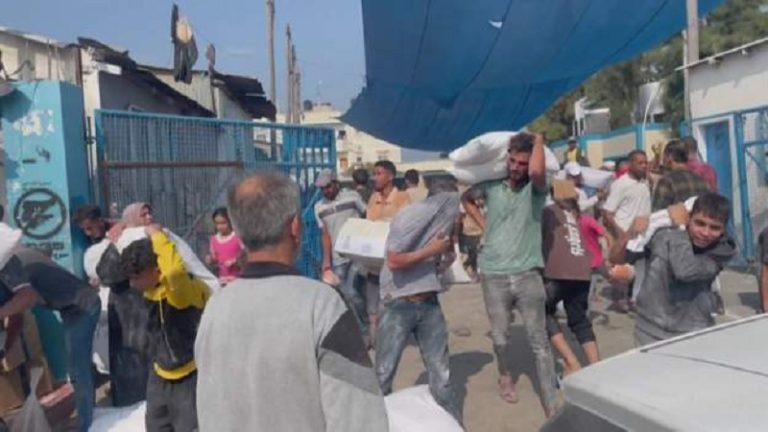 UN का ही माल लूट रहे फिलिस्तीन के लोग, हमास के आतंकी भी मदद सामग्रियों की डकैती में शामिल: गोदामों में घुस कर ले जा रहे राशन