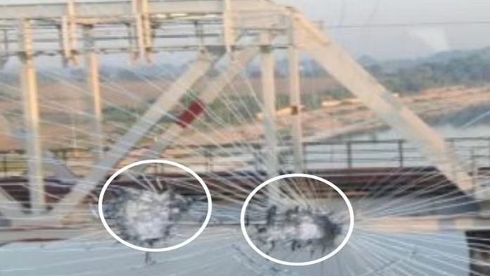 वन्दे भारत एक्सप्रेस ट्रेन, उज्जैन, पत्थरबाजी