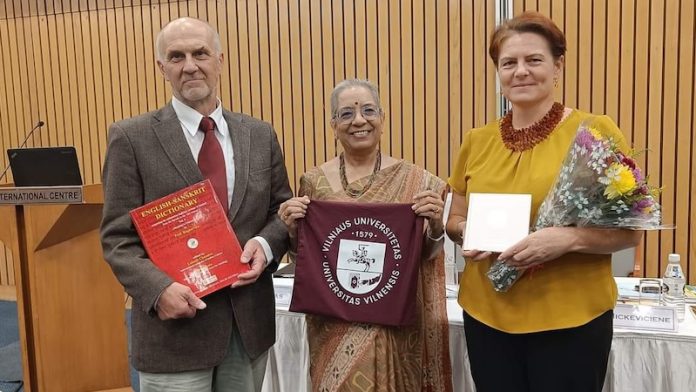 विटिस विदुनस, डायना मिकेविसीन, संस्कृत, लिथुआनिया