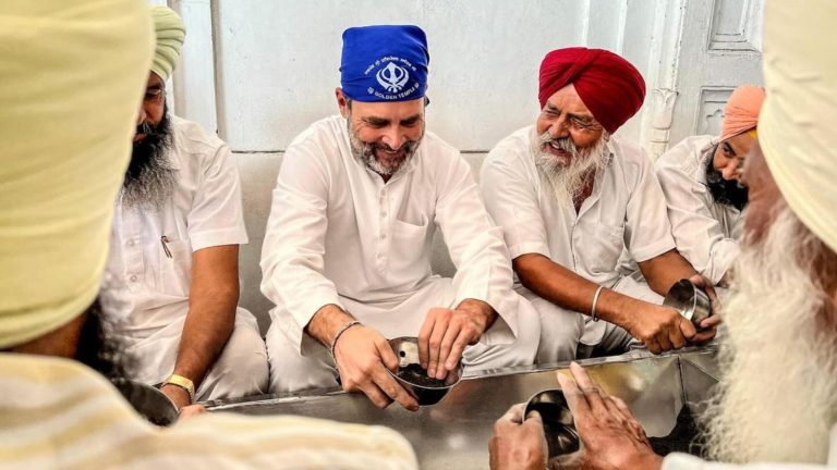 सब्जी छीली, बर्तन धोए, जूते उठाए… स्वर्ण मंदिर में राहुल गाँधी की ‘सेवा’ से नहीं पसीजा SGPC, पूछा- दादी-पिता के ‘कर्मो’ का प्रायश्वित करने आए हो
