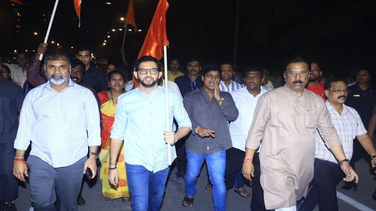 टेस्टिंग थी बाक़ी, फिर भी आदित्य ठाकरे ने जबरन कर दिया पुल का उद्घाटन: लोगों की जान खतरे में डालने के लिए दर्ज हुई FIR, बिना अनुमति ब्रिज को कर दिया चालू