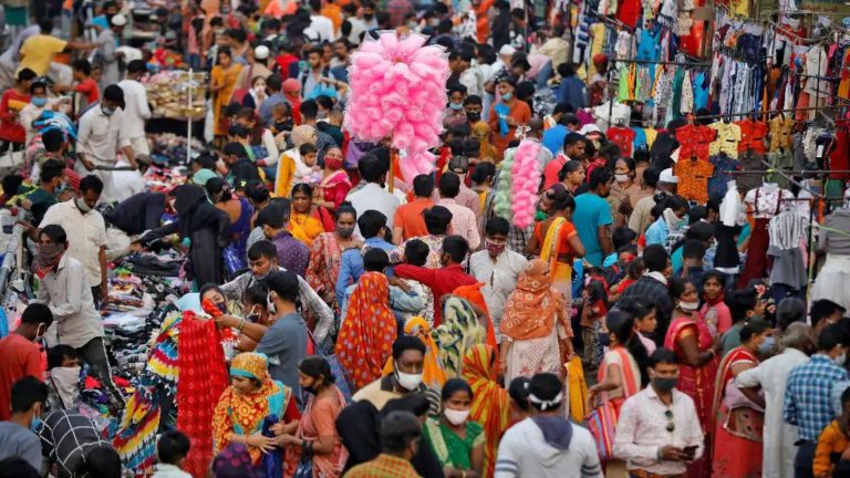 भारतीय उत्पाद, सबका उस्ताद: इस दीपावली ₹3.75 लाख करोड़ का कारोबार, ‘वोकल फॉर लोकल’ से चीन को ₹1 लाख करोड़ का नुकसान