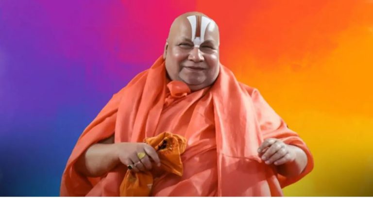 दिव्य कपोल, मंद मुस्कान, नीले शरीर पर पीताम्बर… इंदिरा गाँधी को कर दिया था कभी आँख के लिए इनकार, अब स्वामी रामभद्राचार्य ने बताया भगवान राम का रूप