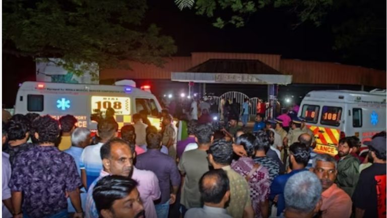 सिंगर निकिता गाँधी की कन्सर्ट में भगदड़, 4 की मौत और 65 घायल: जानिए कोचीन यूनिवर्सिटी में भगदड़ में क्या हुआ था, कहाँ थी पुलिस