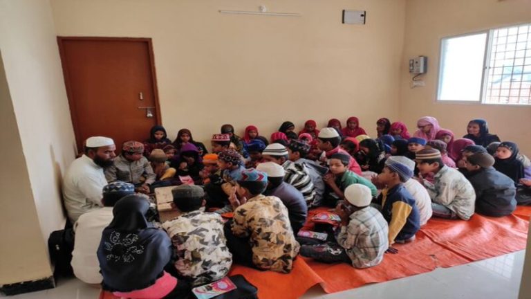सरकारी अस्पताल में 50 लोगों को जुटा कर कुरानख्वानी: हिन्दू संगठनों ने ANM रुबीना खान के खिलाफ की कार्रवाई की माँग, क़ुरान की तिलावत के लिए हाफिज को बुलाया था