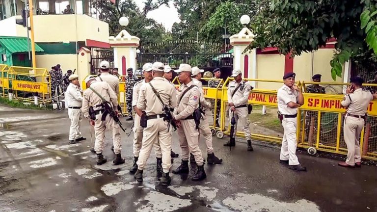 ‘जुमे पर होगी स्कूलों की छुट्टी, दफ्तरों का भी ऑफ होगा”: मणिपुर में ऐसा ऐलान करने वाले छात्र संगठन पर FIR, बदल रहे थे सरकारी संगठनों के नाम