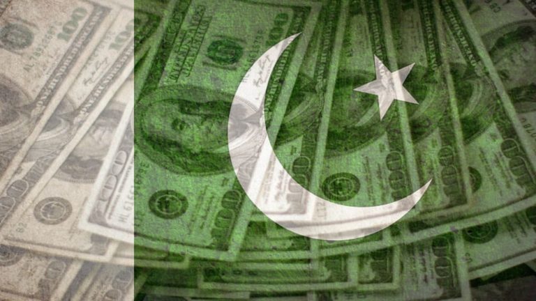 IMF ने पाकिस्तान के कर्ज में की कटौती, कहा – नहीं मानेंगे तुम्हारे आर्थिक आँकड़े: UAE-सऊदी से उधार में ले रहा तेल