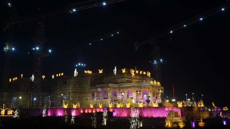 ‘4 लाख वर्षों से अयोध्या आ रहे श्रद्धालु’: जहाँगीर के समय ही अंग्रेज यात्री ने लिख दिया पर वामपंथियों ने छिपाया – ‘यहाँ हुआ था रामचंद्र का जन्म, दुनिया का तमाशा देखने के लिए अवतार’