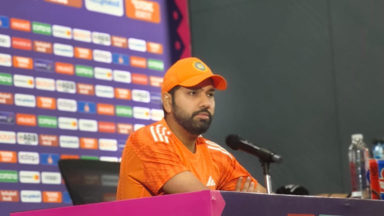 ‘हमें राहुल द्रविड़ ने सँभाला, शमी को उतारने के पीछे भी उनका ही हाथ’: वर्ल्ड कप फाइनल से पहले कप्तान रोहित शर्मा ने दिल खोल कर की बात, बोले – 2 साल से कर रहे इसकी तैयारी