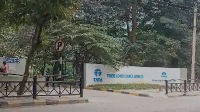 ऑफिस में बम है… TCS ने महिला को नहीं दी नौकरी, एक कॉल से बेंगलुरु के दफ्तर में मचा दिया हड़कंप: पुलिस ने किया गिरफ्तार