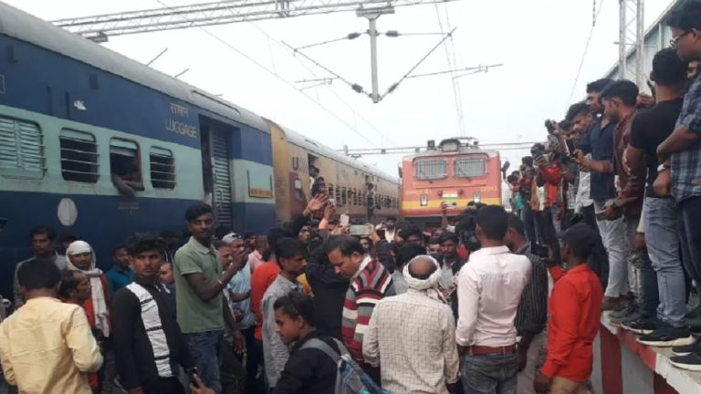 सहरसा से दिल्ली जा रही थी स्पेशल ट्रेन, UP के एक स्टेशन पर रेलगाड़ी खड़ी कर भाग गया ड्राइवर: कहा- मेरी ड्यूटी खत्म, आगे नहीं चलाऊँगा