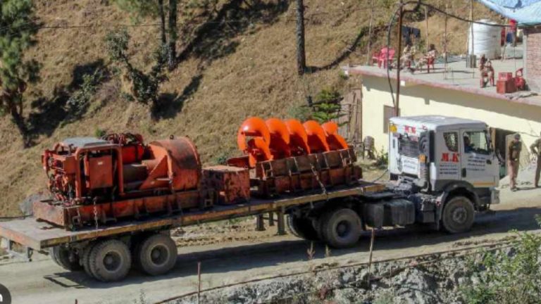 41 मजदूरों को वापस लाने के लिए आई जो अमेरिकी मशीन, वो भी अंदर ही फँस गई: उत्तरकाशी के सुरंग रेस्क्यू में लोहे का टुकड़ा बना रोड़ा, अब इन विकल्पों पर विचार