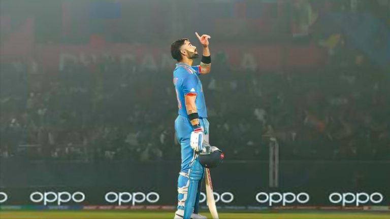 अपनी प्रतिभा से नहीं, खराब पिच के कारण विराट कोहली ने जड़ा शतक: राजदीप सरदेसाई की बीवी और ‘गोरा’ मीडिया यही कह रहा
