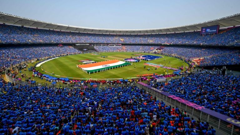 भारत-ऑस्ट्रेलिया मैच में ‘हनुमान चालीसा’, स्टेडियम में लाखों लोगों ने किया था पाठ? – जानिए सच