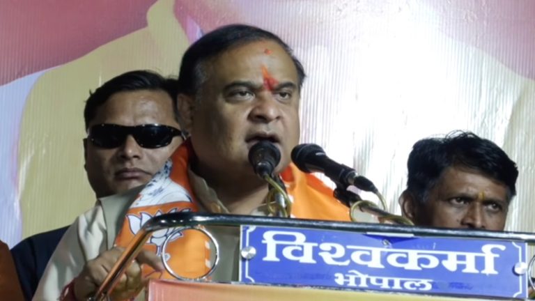 बाबर-औरंगजेब को टाइट नहीं किया तो CM बनने का क्या फायदा: MP में कॉन्ग्रेस पर बरसे हिमंता, पूछा- क्या मुल्ला पैदा करना सरकार का काम