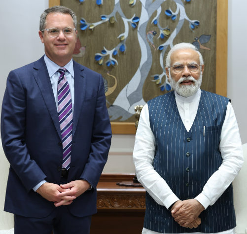 वालमार्ट के CEO डौग मैकमिलन के साथ प्रधानमंत्री मोदी
