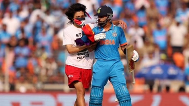 जिस फिलिस्तीन समर्थक ने वर्ल्ड कप फाइनल में घुस कर कोहली को पकड़ा, उसे कानूनी सहायता देगा मुस्लिम वकील: समर्थन में उतरा लिबरल गिरोह, की वाहवाही