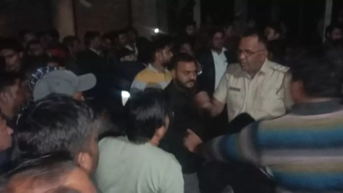 नूहं पत्थरबाजी