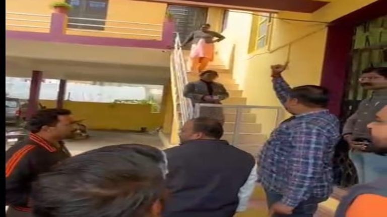 ‘भारत माता की जय अनुचित कार्य’: राजस्थान के मिशनरी स्कूल ने अभिभावकों को भेजा नोटिस, 8 छात्रों को किया निलंबित