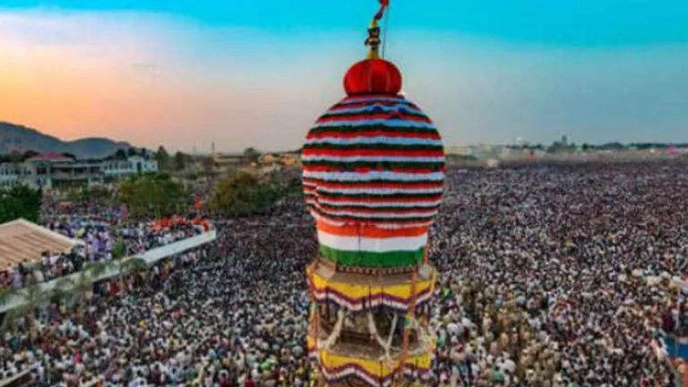 ‘सिद्धेश्वर मंदिर मेले में मुस्लिमों को ना दी जाए दुकान, ये सनातन संस्कृति का नहीं करते सम्मान’: कर्नाटक में हिंदू संगठनों ने दी चेतावनी