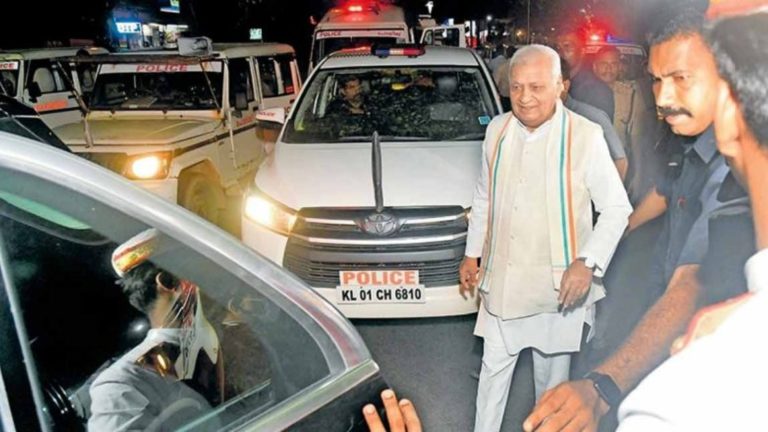 केरल पुलिस ने ही SFI को लीक किया था राज्यपाल आरिफ मोहम्मद खान का का ट्रेवल रूट, वामपंथी गुंडों ने कर दिया हमला: राज्य की ख़ुफ़िया एजेंसी ने बताया – 3 बार दी थी चेतावनी