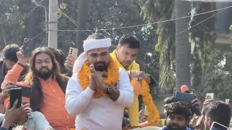 ‘मैं कालापानी की सजा काटकर आया हूँ, पत्रकारिता करते रहूँगा’: समर्थकों के सामने मनीष कश्यप ने भरी हुँकार, खुली जीप पर निकला काफिला