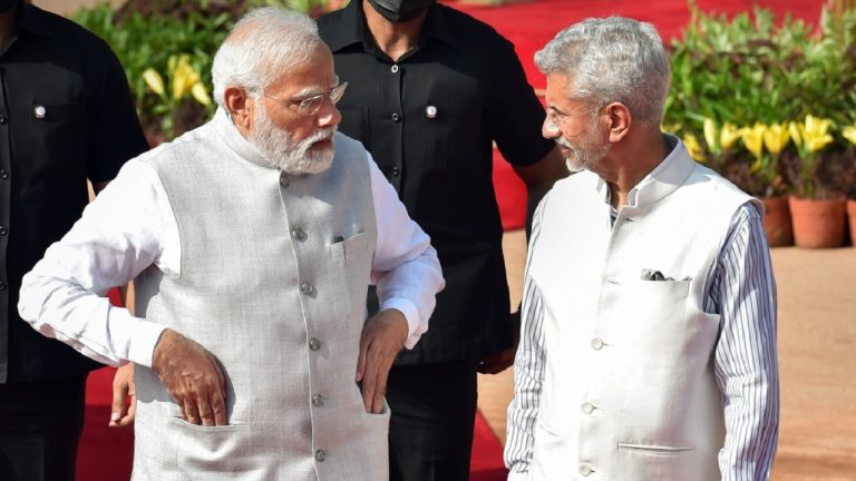 PM मोदी का नेतृत्व, जयशंकर की कूटनीति… पूर्व नौसैनिकों की मौत की सजा से कतर ने यूँ ही नहीं खींचे हाथ: जानिए कैसे बनी बात