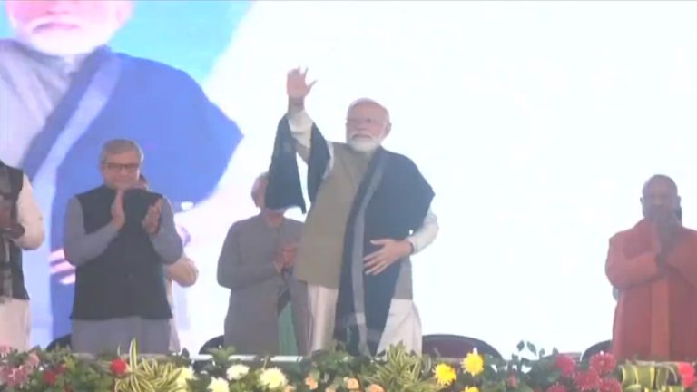 ‘भारत के कण-कण और जन-जन का मैं पुजारी’: अयोध्या में स्टेशन और एयरपोर्ट के लोकार्पण के बाद बोले PM मोदी, ₹16000 करोड़ की योजनाओं की सौगात