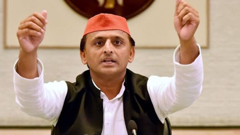 2024 में BJP आई तो छीन लेगी वोट देने का अधिकार: PM मोदी के अयोध्या रोड शो के बाद तिलमिलाए अखिलेश यादव, रोया ‘संविधान बचाने’ का रोना
