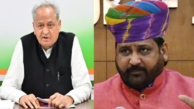 ‘दगा कर शेर को गीदड़ों ने मारा है, यहाँ से हिलना नहीं’: दहाड़ी सुखदेव सिंह गोगामेड़ी की पत्नी, हत्या की FIR में अशोक गहलोत का भी नाम
