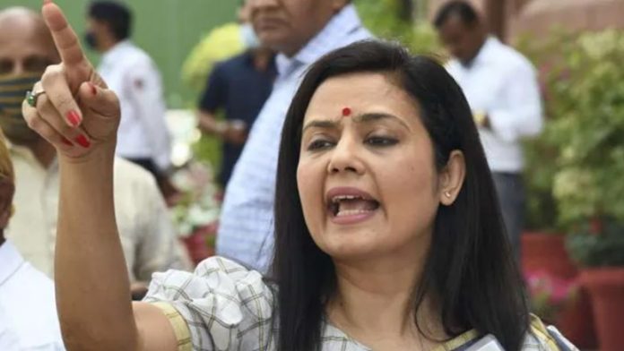 टीएमसी सांसद महुआ मोइत्रा