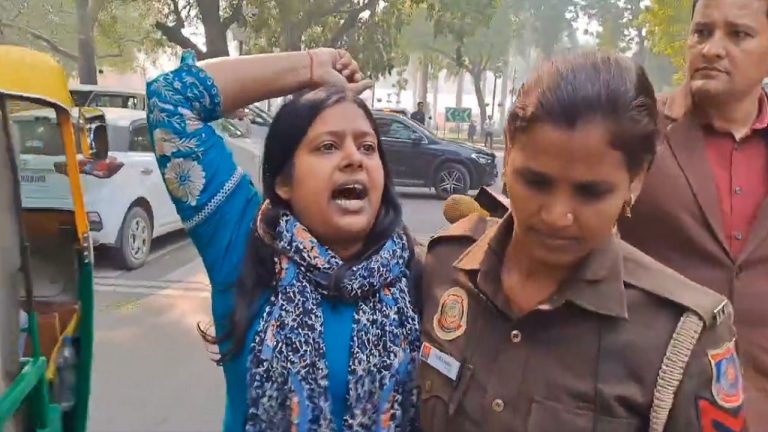 किसान आंदोलन में शामिल थी संसद में घुसपैठ करने वाली नीलम, कॉन्ग्रेस के लिए माँगा था समर्थन: 42 साल की आंदोलनजीवी की रिहाई के लिए मैदान में उतरा ‘संयुक्त किसान मोर्चा’