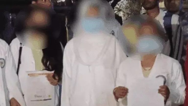 ‘मुझे प्यार करो, बाथरूम चलो…’: बिहार के मेडिकल कॉलेज में परीक्षा पास करने की शर्त, छात्राओं की शिकायत पर FIR दर्ज
