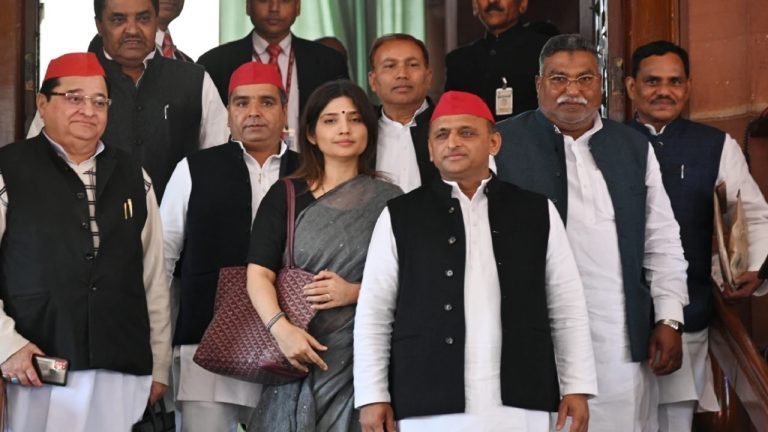 पत्नी और 2 भाइयों को टिकट, हिन्दू विरोधी शफीकुर्रहमान पर भी भरोसा: लोकसभा चुनाव 2024 के लिए सपा ने जारी की प्रत्याशियों की पहली लिस्ट