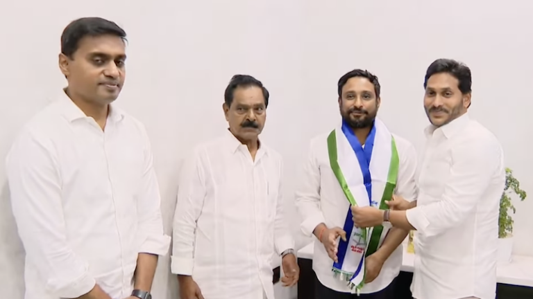 राजनीति की पिच पर 10 दिन भी नहीं टिक पाए अम्बाती रायडू: छोड़ दी जगन रेड्डी की पार्टी, कहा – समय आने पर बताऊँगा आगे का प्लान